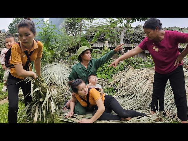 17 year old girl Harvesting papaya to sell with Husband - Helping mother-in-law repair the roof