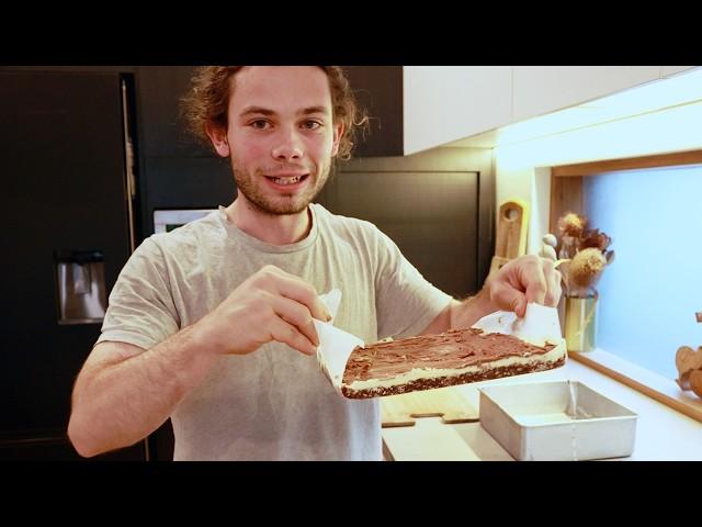 Australian makes Nanaimo Bars and Taste Test!