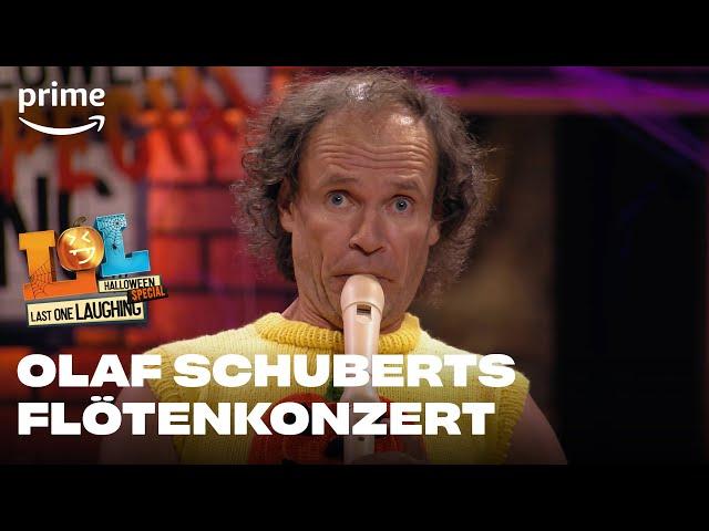 Olaf Schubert gibt ein Flötenkonzert | Last One Laughing Halloween-Special 