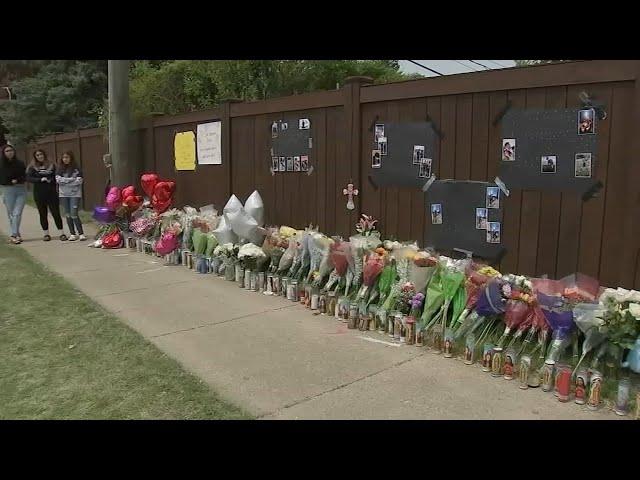 Buffalo Grove High School students return to class for 1st time since 4 classmates killed in crash