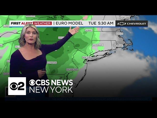 Tracking rain and a Thanksgiving Day storm in NYC - 11/25/24