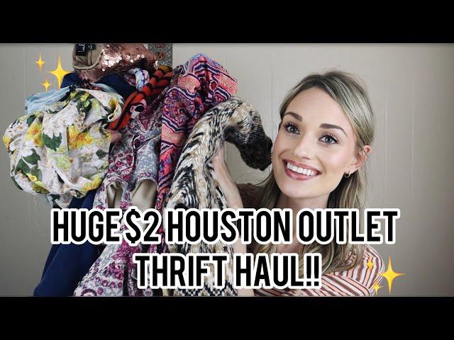 HUGE Houston Family Thrift Center $2 Outlet Haul to Resell on Poshmark for a Profit!! $$