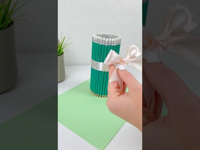 Unexpectedly Fun DIY Gift for Your Favorite Teacher or Grandma #diycraft #handmade #recycle #diy