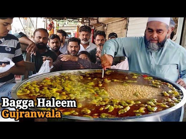 30 Years Old Bagga Haleem Chaney & Beef Paye | How to Make Haleem and Cookig Chanay | Street Food