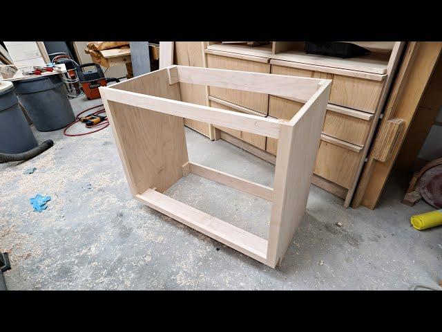 Making A Bathroom Vanity Cabinet with Drawers - Woodworking