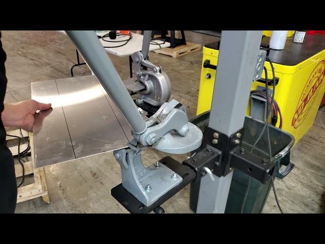 Beverly B-2 Throatless Shear Demo - Trick-Tools.com