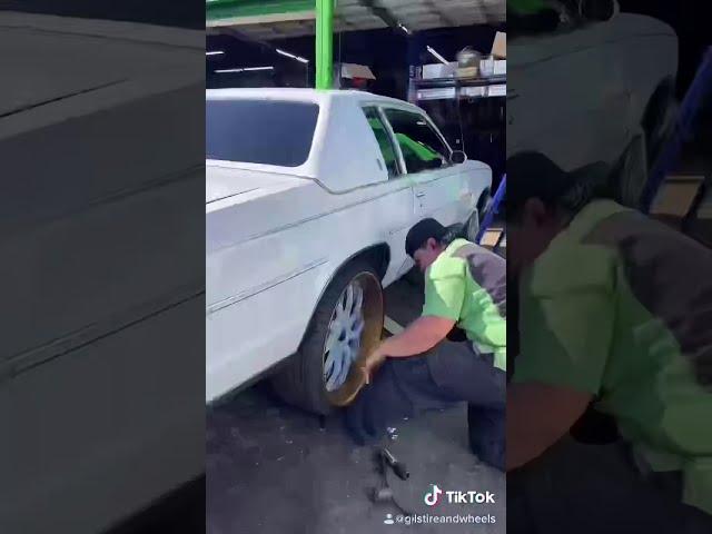 24’s on a Delta 88
