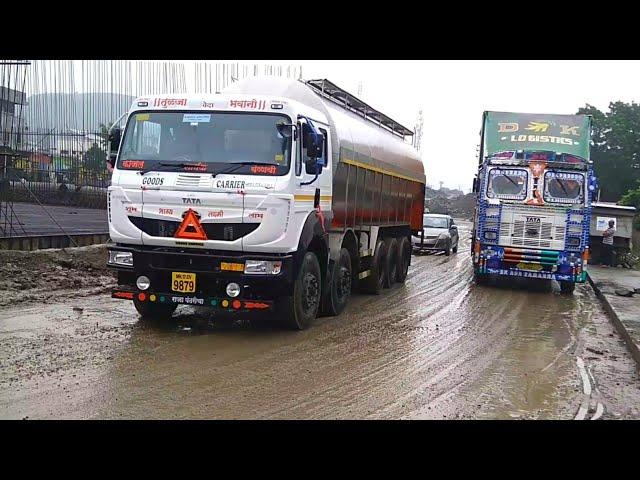 Tata Container Truck Ko Horn Bajakar Overtake Kiya Tata Tankar Ne