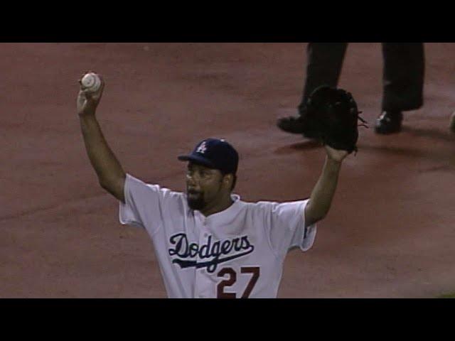 Lima seals shutout win in Game 3 of the '04 NLDS