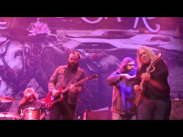 Blackberry Smoke - The Night They Drove Old Dixie Down (The Band cover)