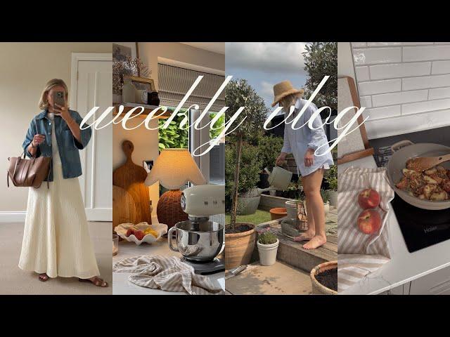 GARDENING, BAKING, NEW SUMMER OUTFITS, ORGANISING MAKE UP WEEKLY VLOG / LAURA BYRNES