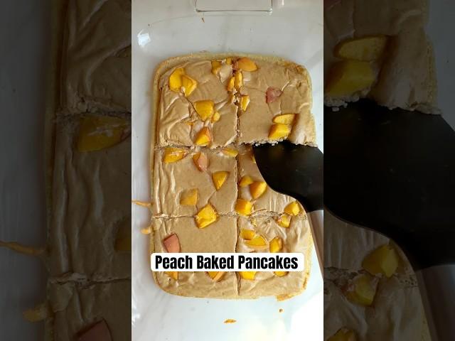 Peach Baked Pancakes #mealprepideas #mealprep #mealprepbreakfast #pancakes #healthybreakfast #peach