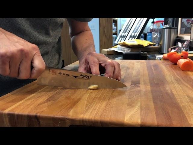 Knife Skills technique for the using the Rock Motion