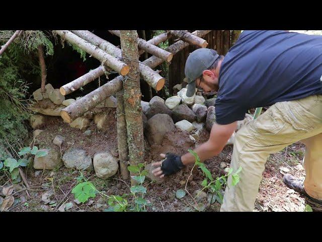 Survival Hut 3 Overnight: Mud & Stone Firepit