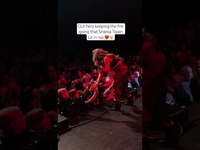 ️ #shaniatwain #tenilletownes #livemusic #canadianmusic