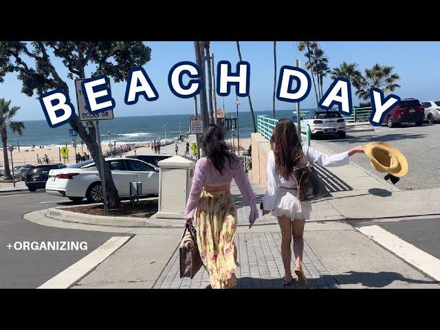 BEACH DAY ! | Day 22 | The Living Alone Series