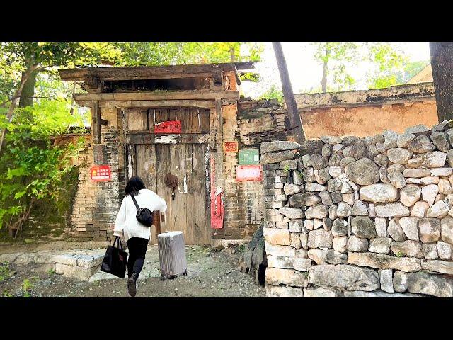 Back to Nature, Girl Renovates Old Mountain House and Start a New Life | Renovation Process