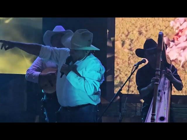 El Cholo  Valderrama en concierto en el Festival del Retorno 2024 en Acacías Meta