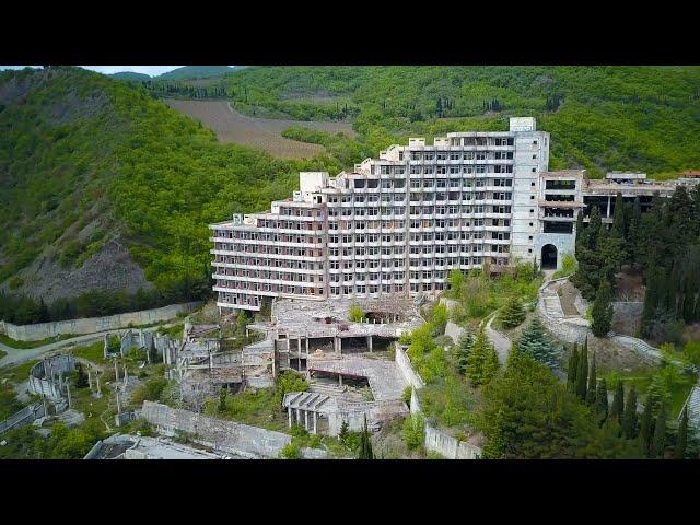 Заброшенные объекты Крыма: пансионат «Лазурный берег»