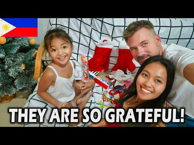 Foreigner's 1st Christmas With His New Filipina GF & Daughter