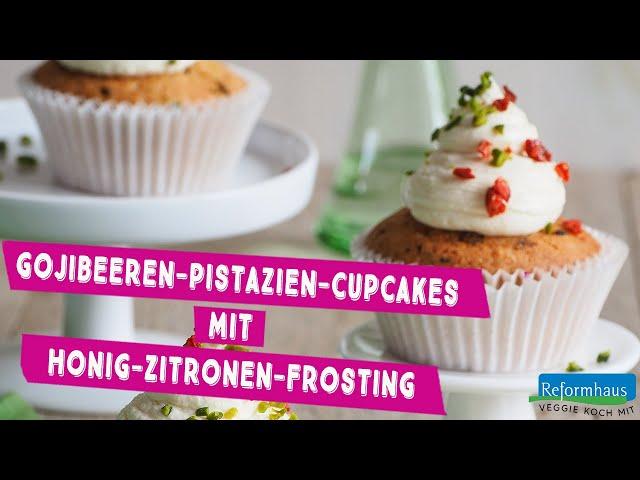 Gojibeeren-Pistazien-Cupcakes mit Honig-Zitronen-Frosting_Rezeptvideo | Reformhaus®