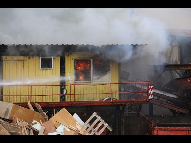 Leutkirch – Großbrand in einer Lagerhalle auf Recylinghof