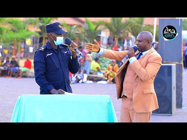 Pasteur Theogene Wari IMBOBO ahuye na POLICE nta Mapingu Amubwiye Uko ABAPOLICE babitaga ABAZUNGU
