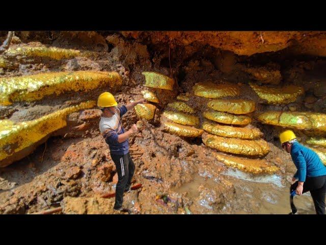 I found the treasure cave in the cliff while I was digging for crystals.