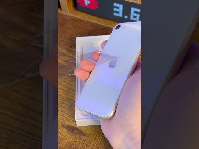 iPhone SE 3 Unboxing ASMR