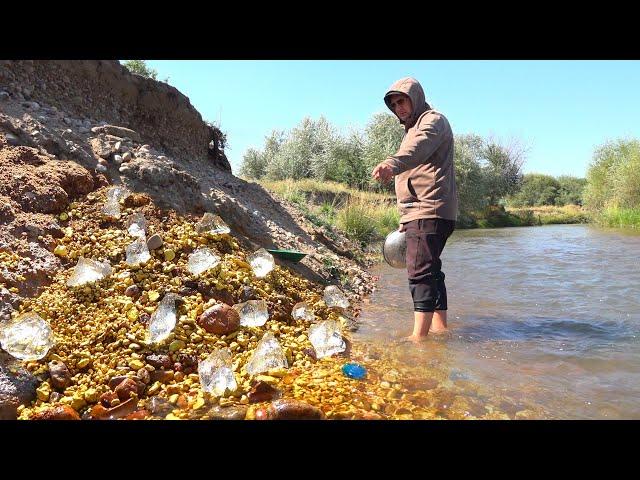 Diamond River! How to get Diamonds with a prospector's pan and sieve