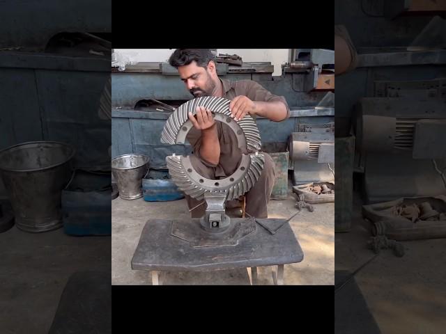 How Pro Mechanic Rebuilding a Cracked Truck Differential Gear! #mechanicalrestoration