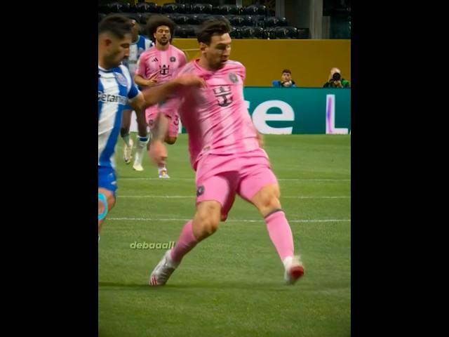 Messi Shows How To Score 