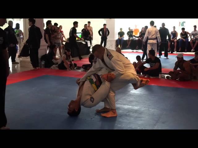 SBJJC 2014: Purple Belt Heavyweight Absolute Semi Final | Erikson Takeushi vs Konstantine Meinchenko