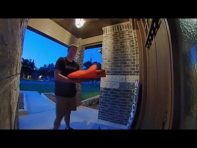 DoorDash Pizza Delivery Guy Upset Over $5 Tip