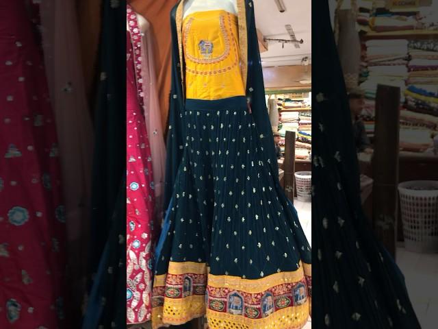 Pretty Sharare and Lehga in Tariq Road (Rabi Centre) #karachi #shopping #youtubeshorts #bridal