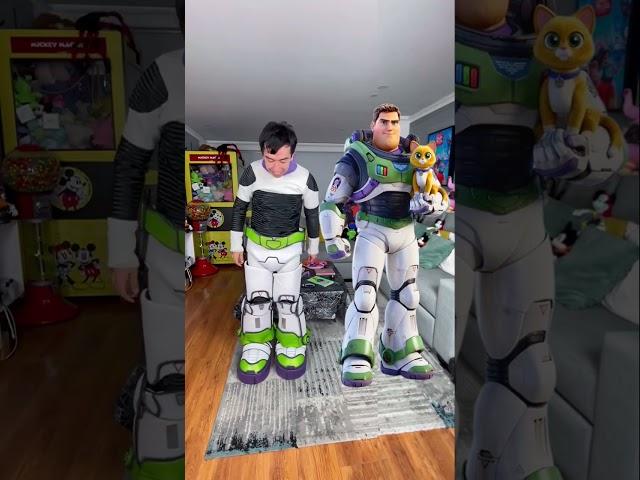 Vistiéndome IGUAL que Buzz Lightyear