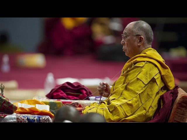 H.H The Dalai Lama Chanting Green Tara Mantra (Om Tare Tuttare Ture Soha) སྒྲོལ་མ་ཉེར་གཅིག་གི་རྩ་ངགས