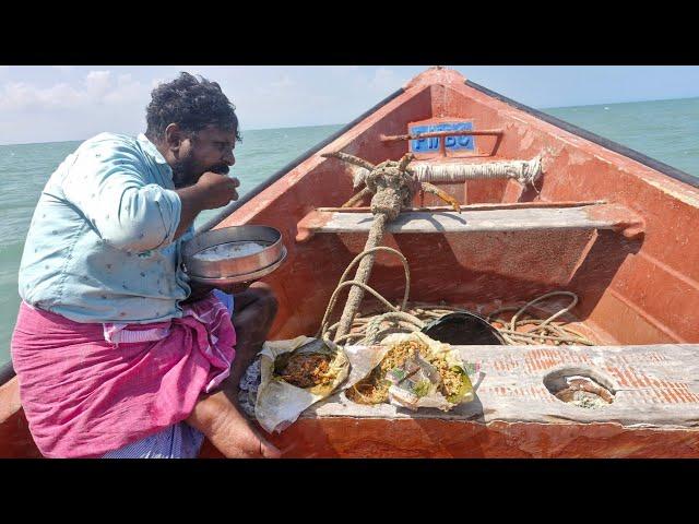 ஒரு வழியா நம்ம புது போட்டு வாங்கிட்டோம். தூத்துக்குடியில் இருந்து மூக்கையூர் போறோ