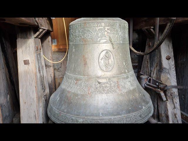 Pfarrkirche zur Heiligen Walburga in St. Walburg im Ultental (Südtirol) Glocken