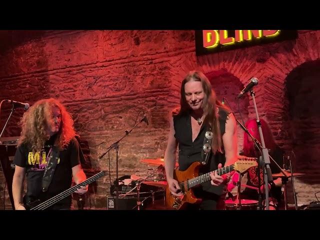 Reb Beach Crying In The Rain istanbul Blind