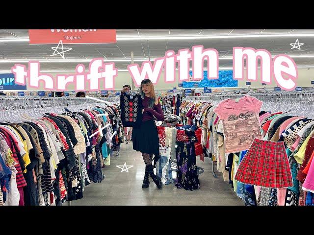 THRIFT WITH ME // thrifting for fall at a *HUGE* new thrift store before its Grand Opening!