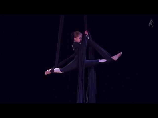 Миронова Ксения - полотна, дети профи 8-11 лет.  Кубок "No gravity art"