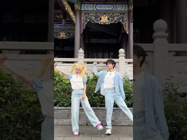 宋雨琦张真源一起嗨跳！满屏的青春活力#奔跑吧12