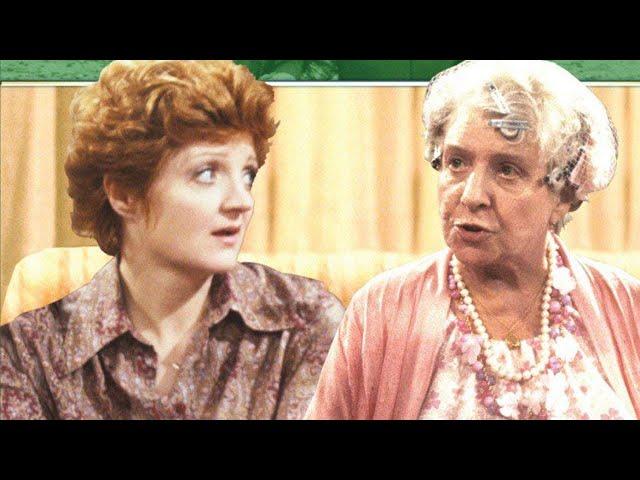 Maggie & Her - The Good Old Days  ( Stars Irene Handl & Julia McKenzie )