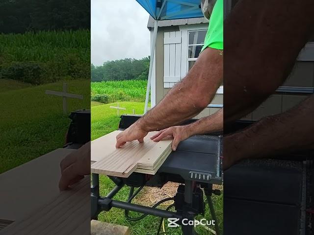 Simple Crosscut Sled For Perfect 90 Degree Cuts #woodworking #carpentry  #diy #fyp #Sawdust