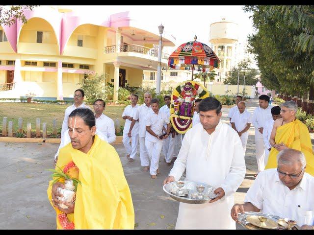 Glimpses of Procession of Bhagawan Sri Sathya Sai Baba & Sri Sai Trayeeshwara Lingam | Brindavan