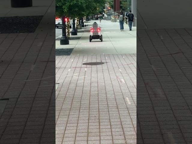 Delivery Robot  #atlanta #midtownatlanta #technology #future #futuretech #deliveryrobot #usa