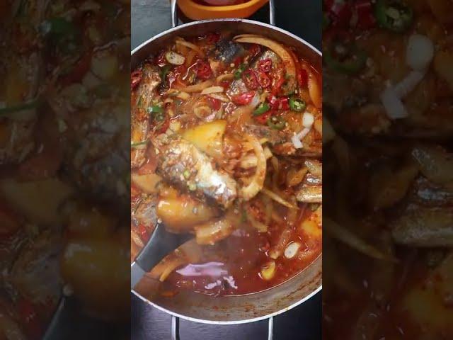 생선요리 중 생선구이 다음으로 쉬운 꽁치김치찜 레시피