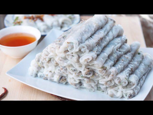 Fawm Kauv (steamed rolled rice cake with pork): Banh Cuon