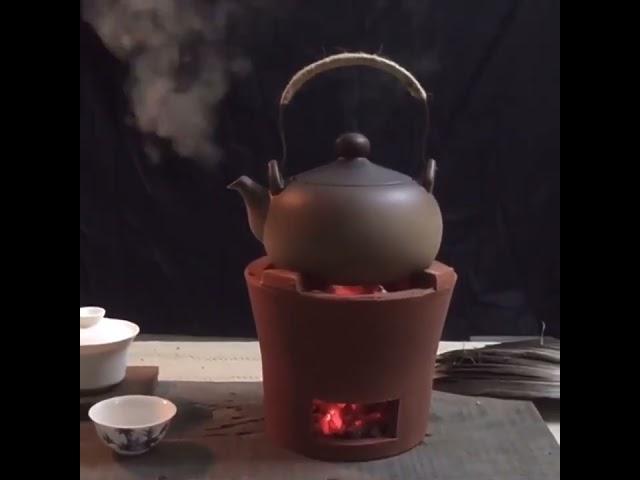 ️ Beyond Electric Kettles. Return to ROOTS. #ceramicart #tea #chaozhoucraft #homedecor